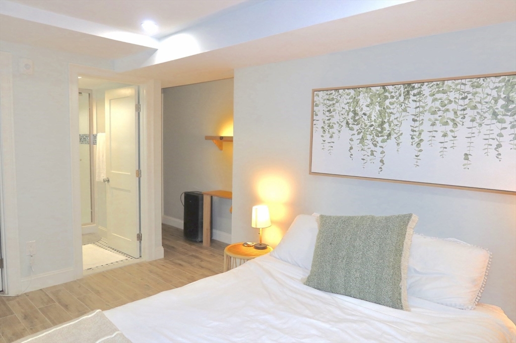 94 Bunker Hill, Charlestown