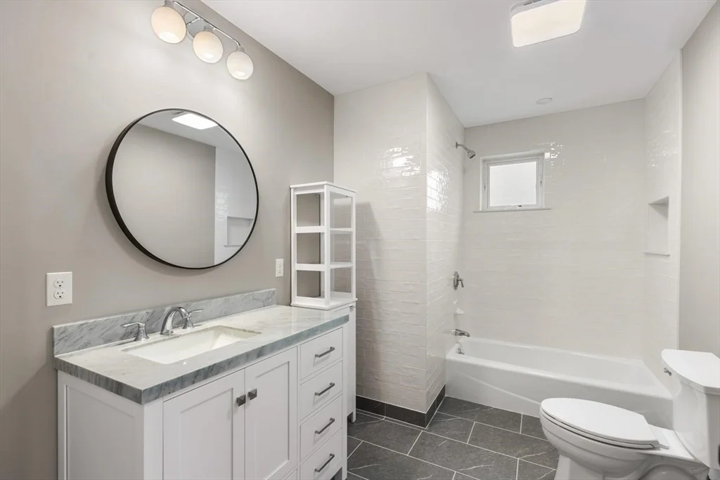 26 Lyndale, West Gloucester