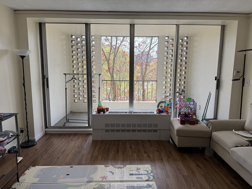 33 Pond Ave, Brookline Village