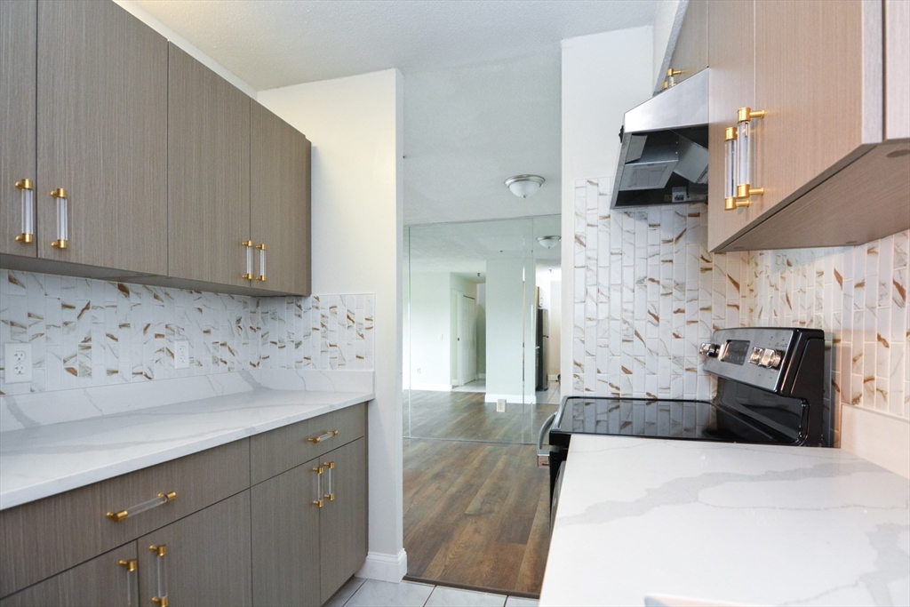 95 Audubon Rd, Wakefield