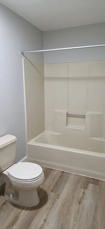 284 N Main St, Mansfield