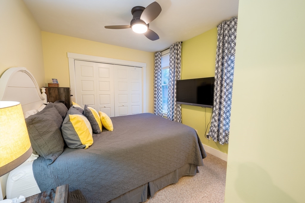 23 Fox Run, Westford