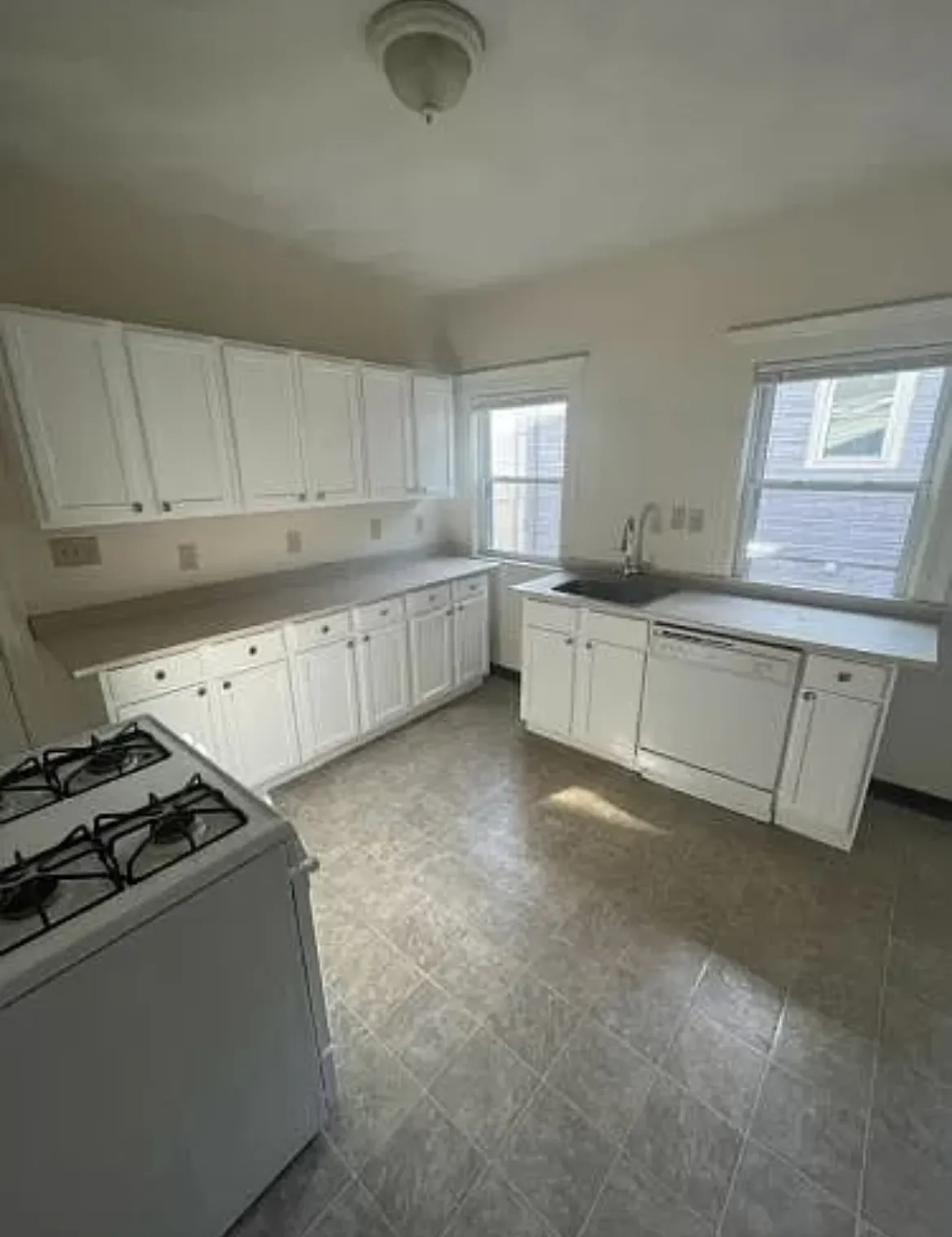 10 Pinkham Rd, West Somerville