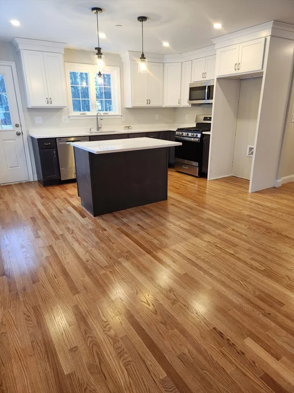 30 Four Seasons Dr, Hampstead