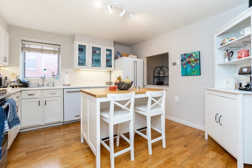 66 Winchester St, Coolidge Corner