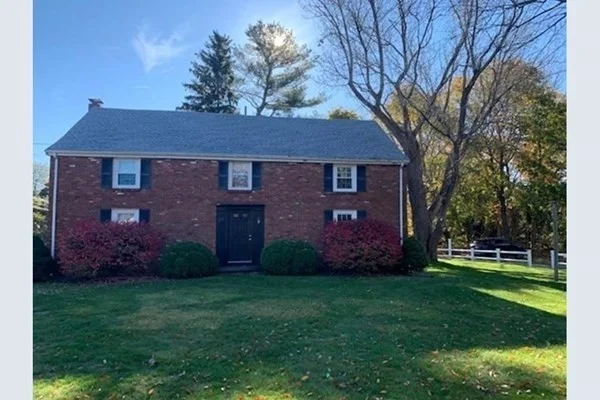 755 Webster St, Marshfield