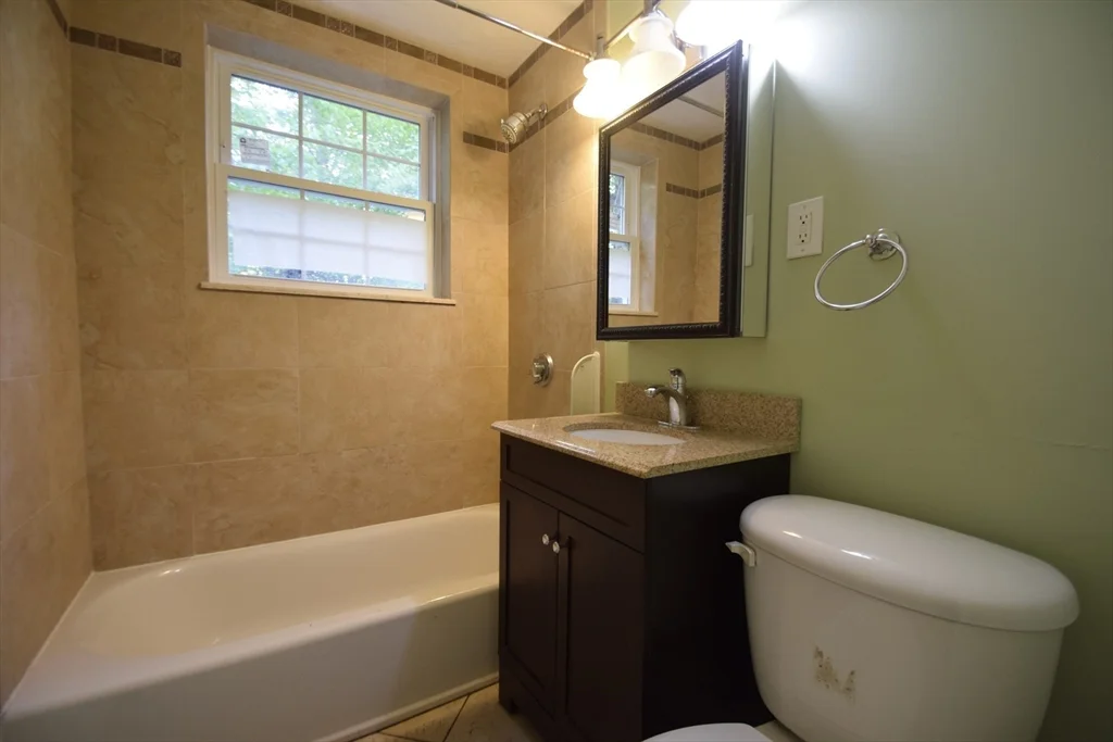 1 Colonial Village Dr, Arlington