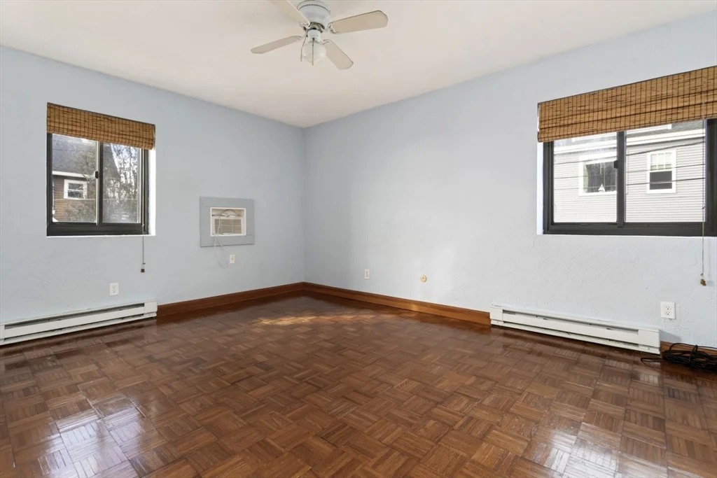 222 Winthrop Shore Dr, Winthrop