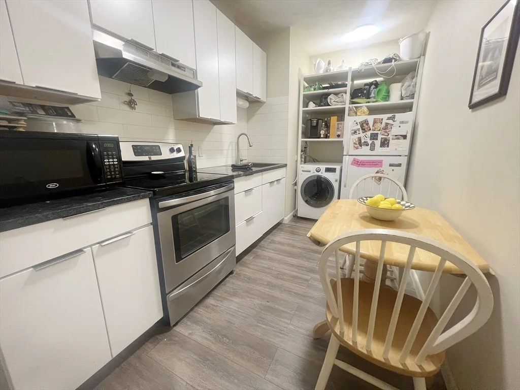 122 London, East Boston