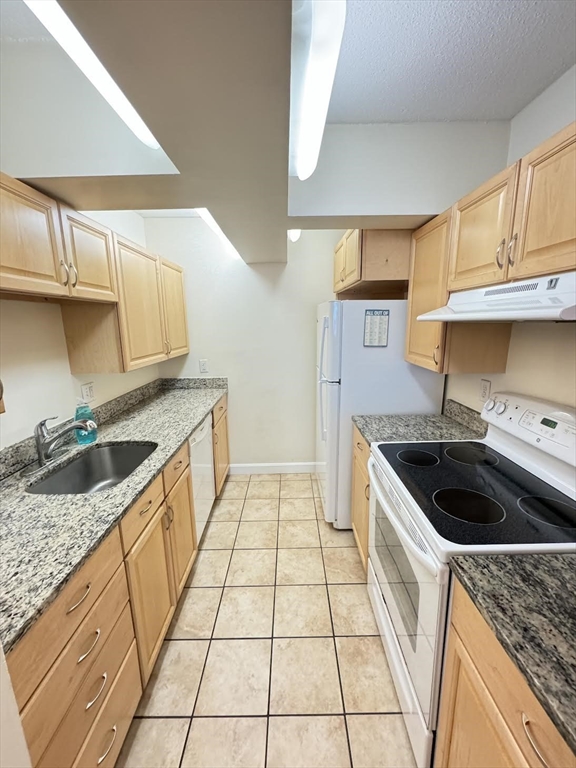 108 Peterborough St, Fenway