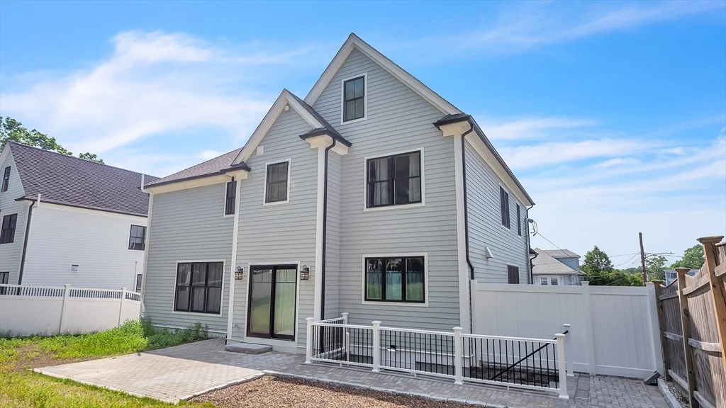 6 Alaric Ter, West Roxbury