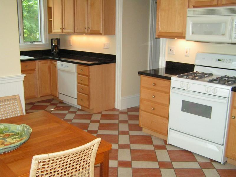 82 Holland St, Davis Square