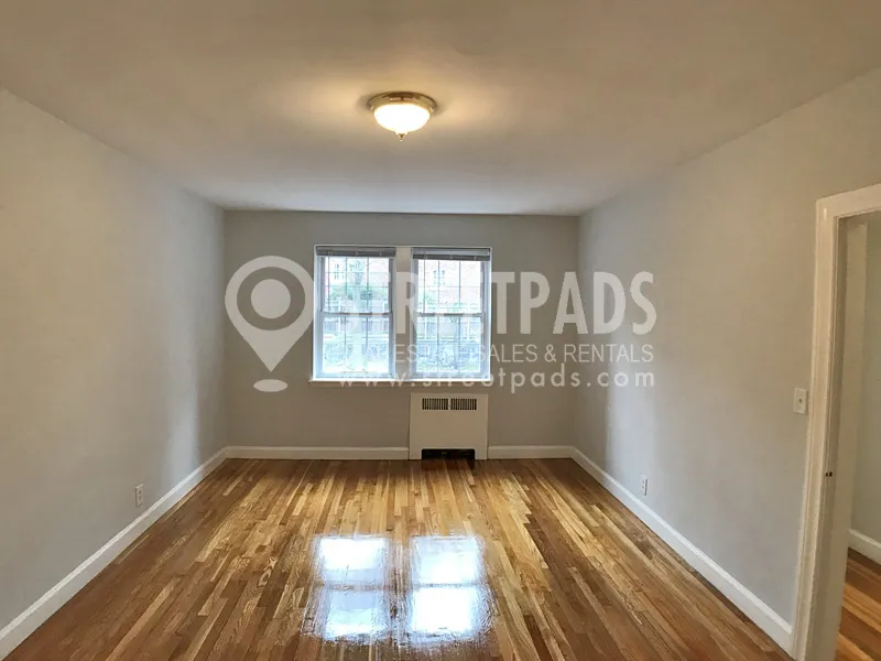 1151 Beacon St, Longwood