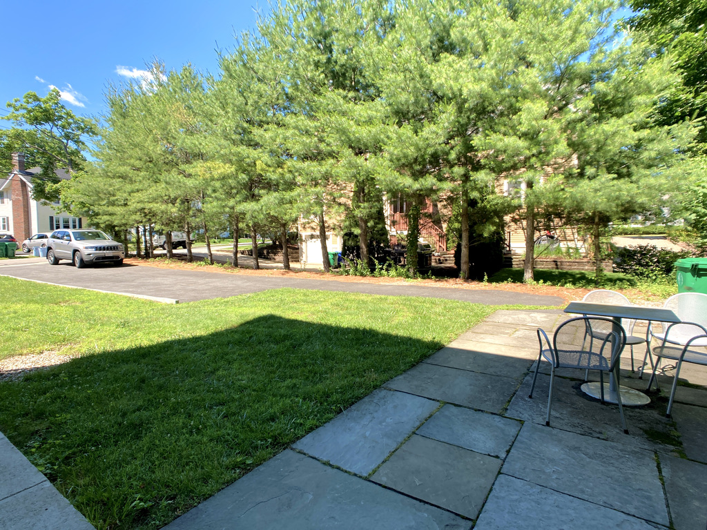 129 Oxford St, Newton Center