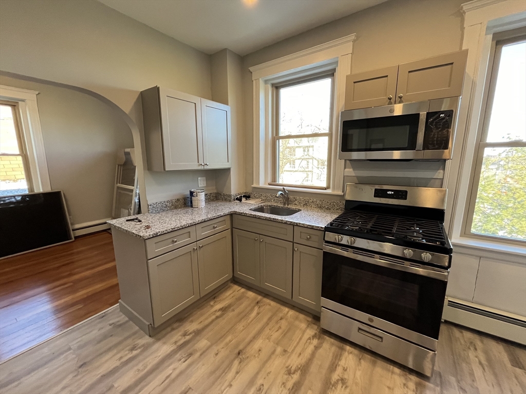 108 Bristol Rd, Medford