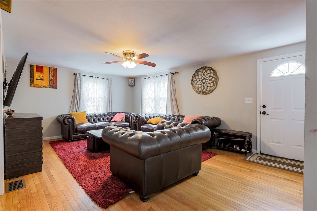 348 Osgood St, North Andover