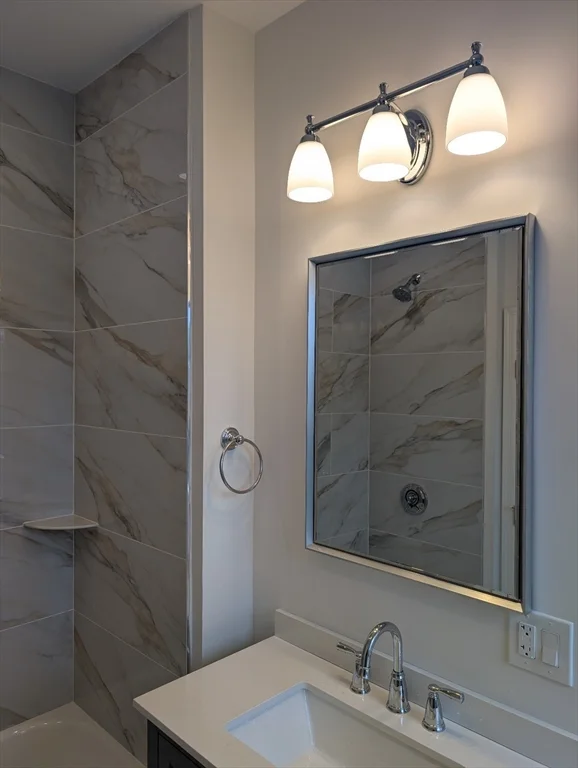 36 Regent St, Roxbury