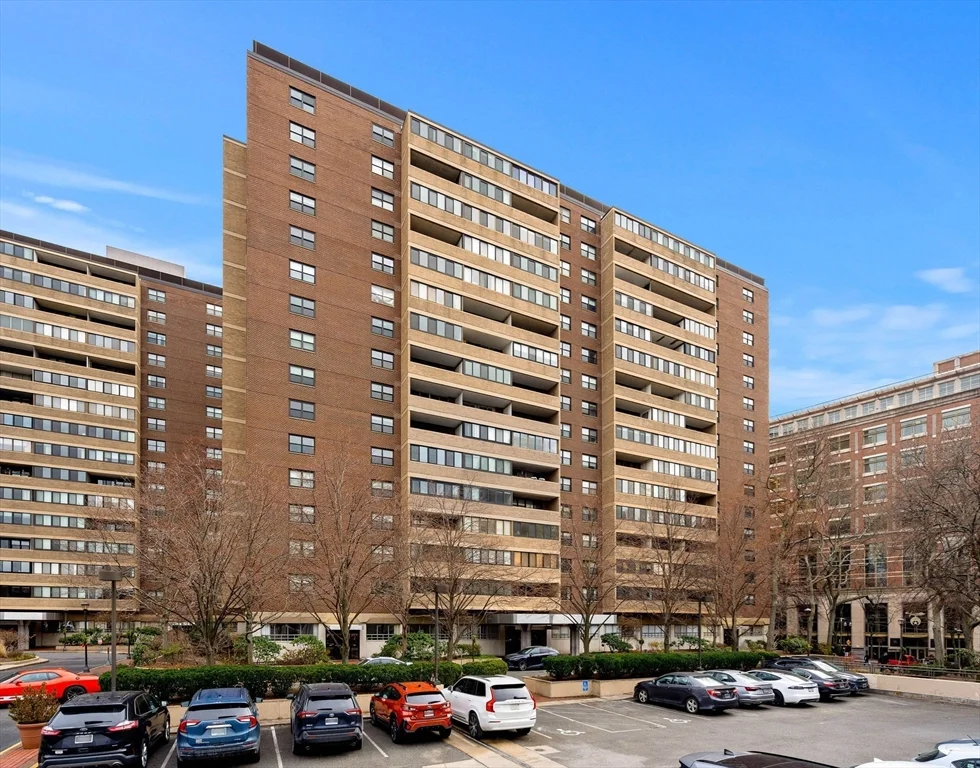 2 Hawthorne, West End