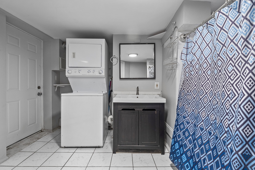 110 W 3rd St, South Boston