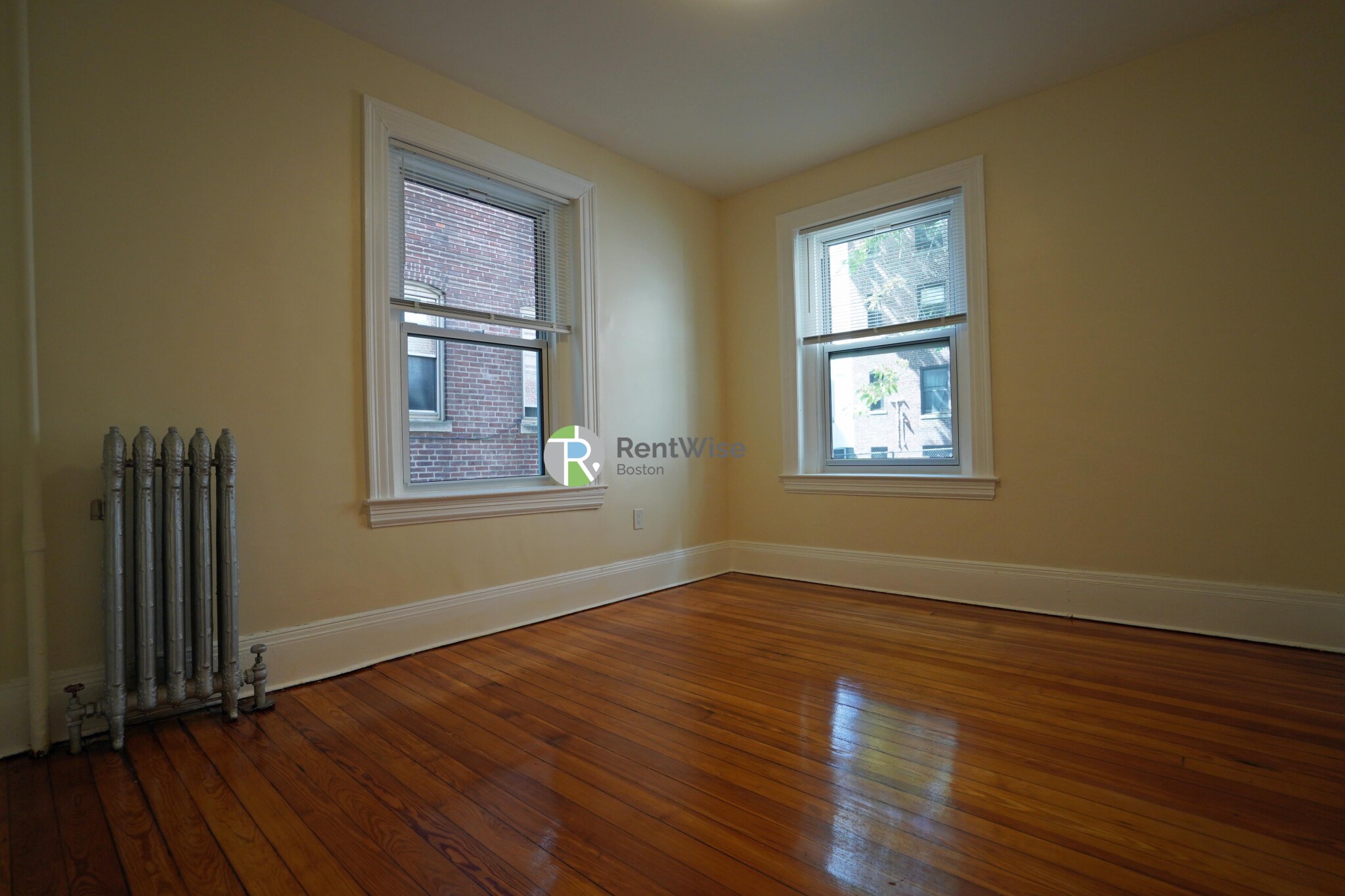 10 Beals St, North Brookline