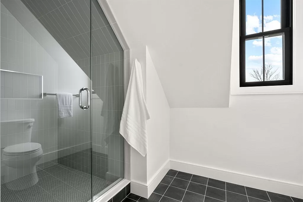 93 Cowper St, East Boston