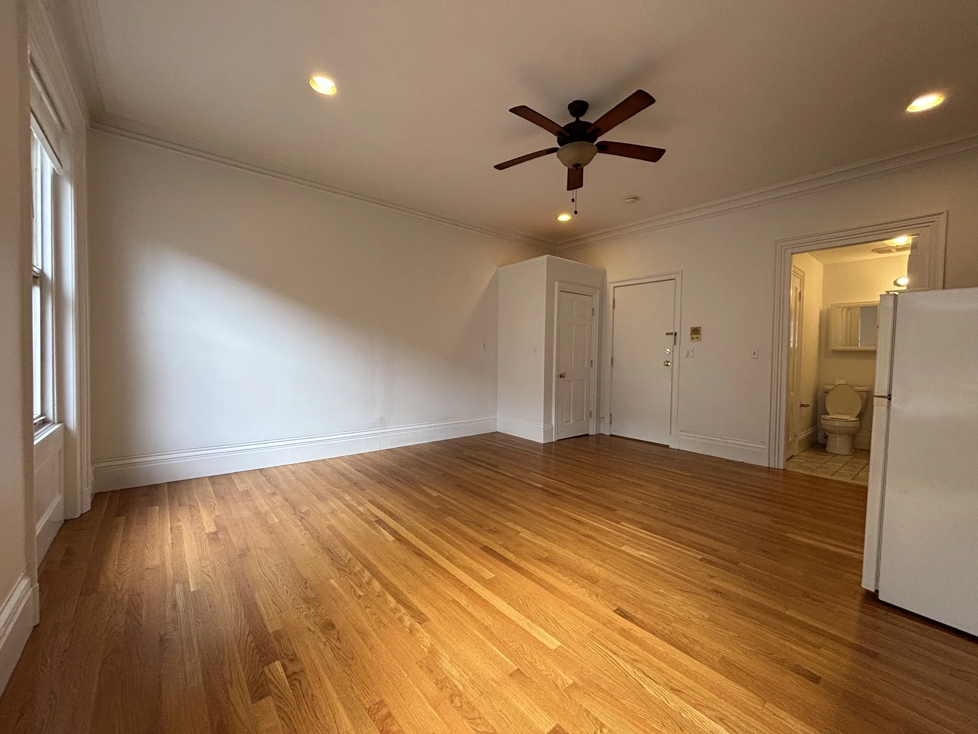 98 Charles St, Beacon Hill