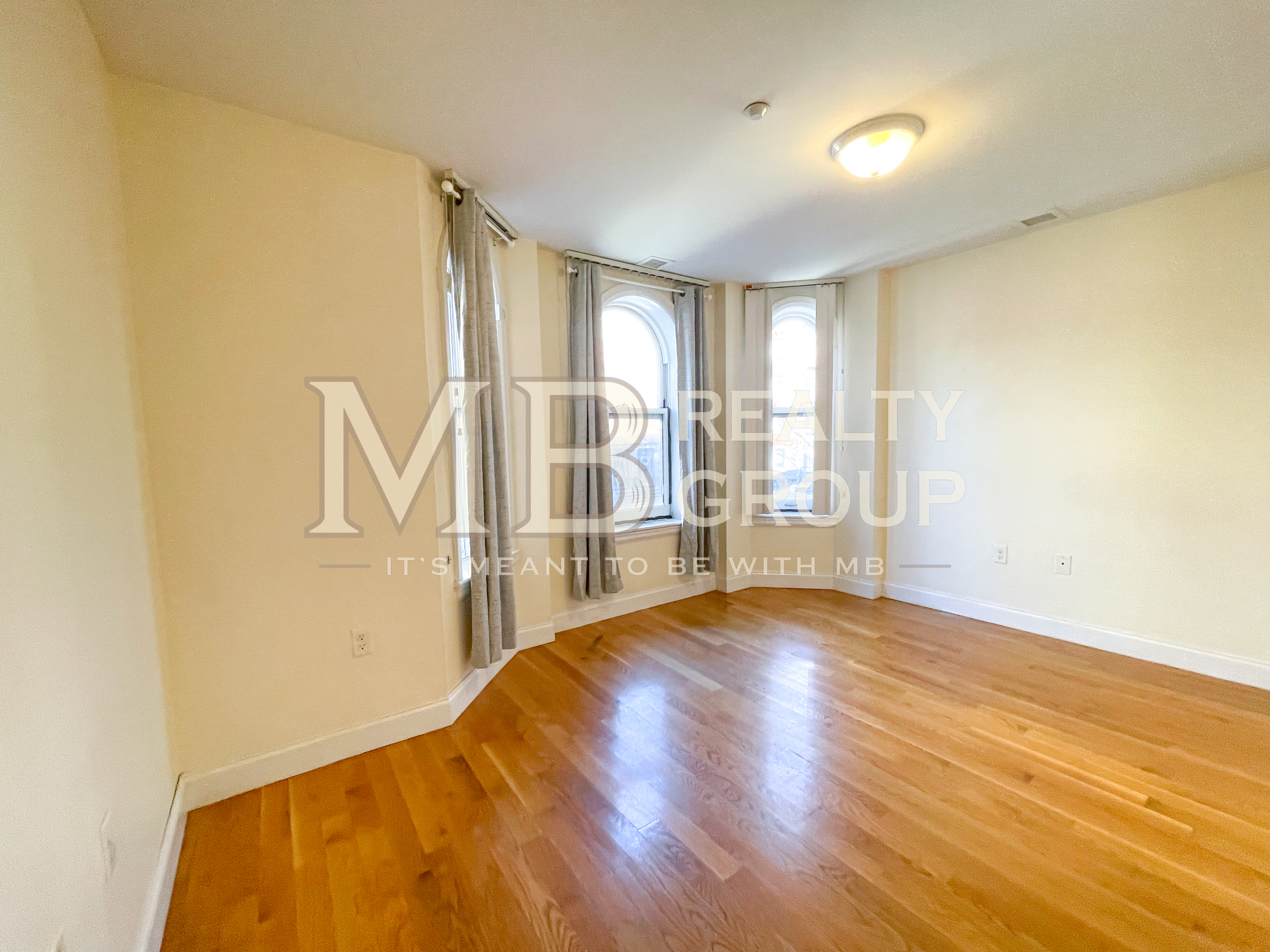 90 Westland Ave, Fenway