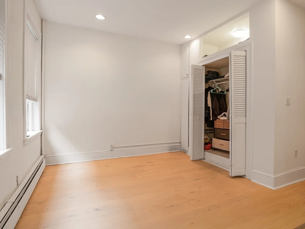 22 Irving St, Beacon Hill