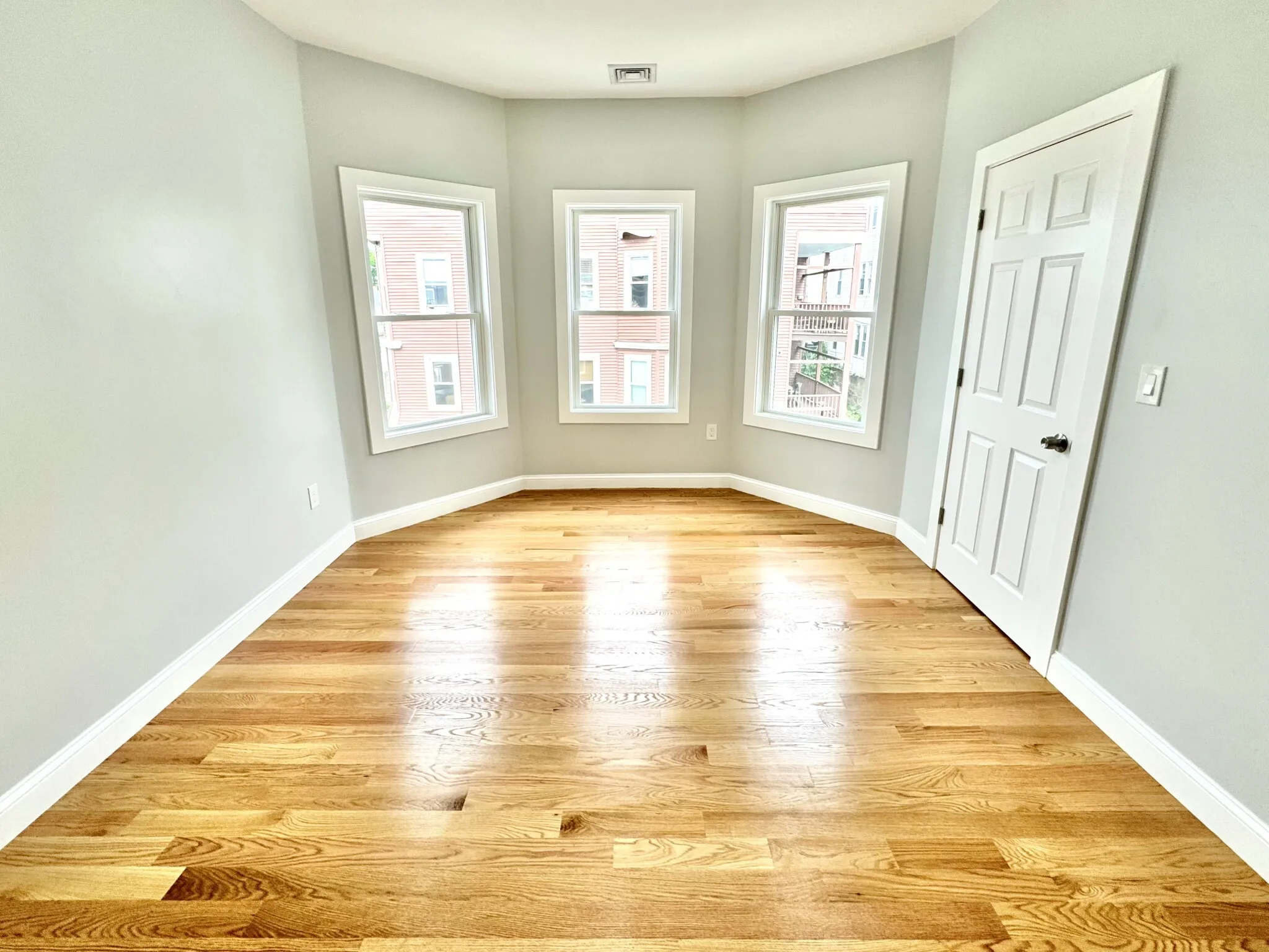 190 Hillside St, Mission Hill