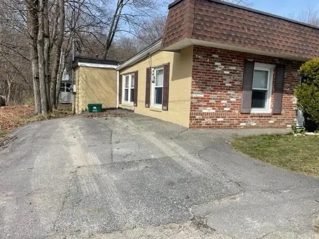 2 Brookside Ave, Worcester