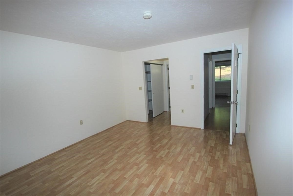 76 Highwood Dr, Franklin