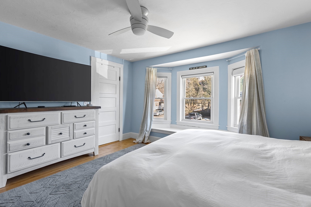 80 Dutcher St, Hopedale