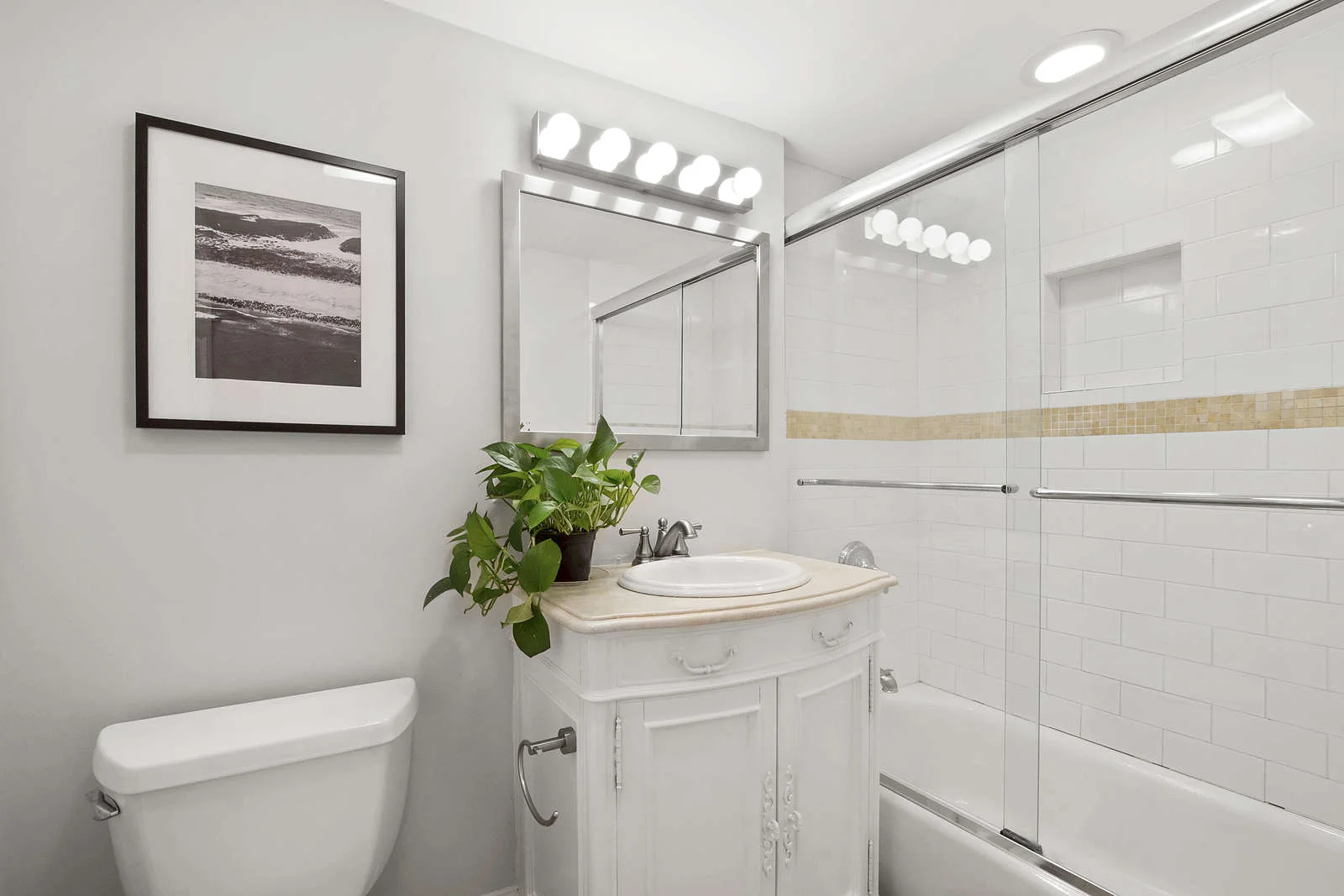 244 Beacon St, Back Bay