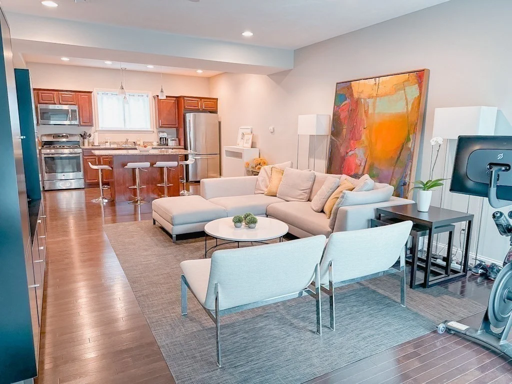 2 N Main St, Mansfield