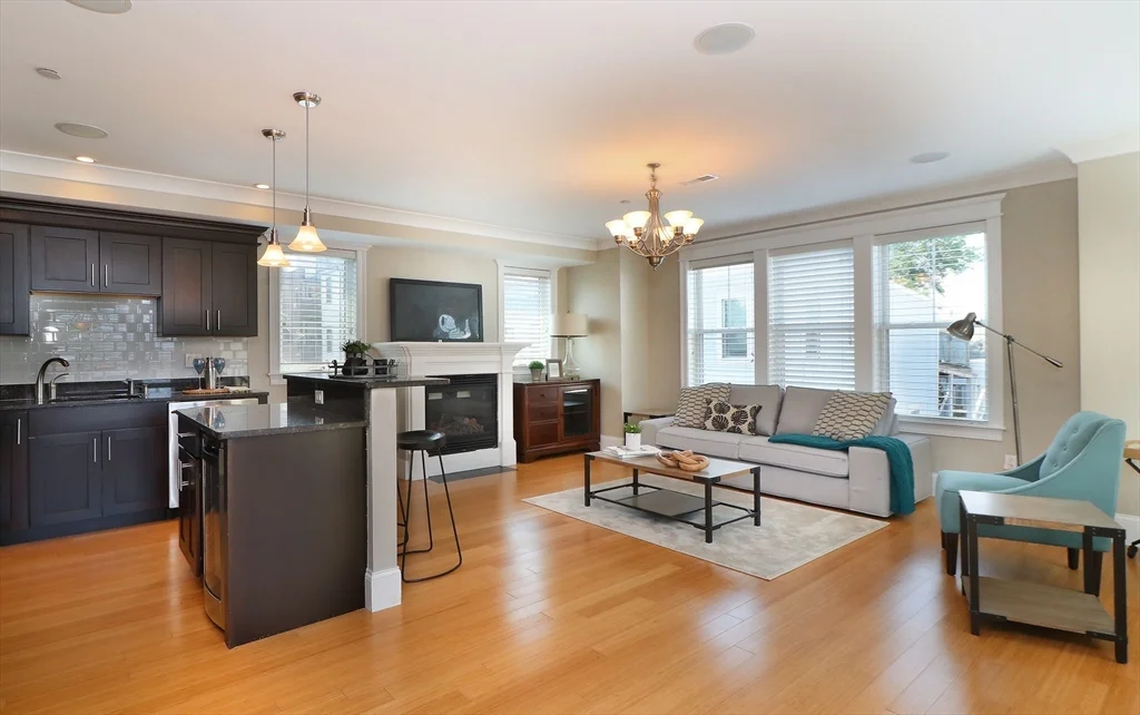 276 Bowen St, South Boston