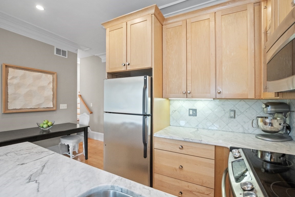 395 Marlborough St, Back Bay