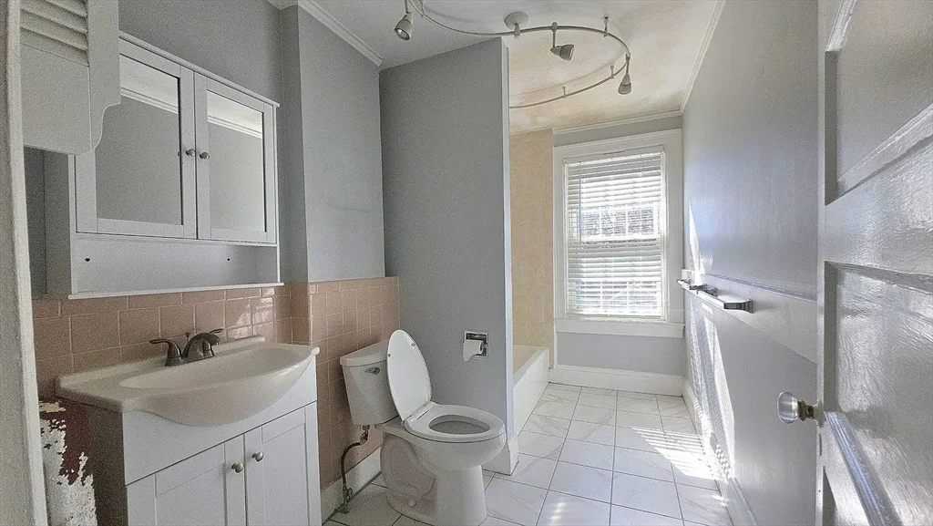 9 Kenilworth St, Shawsheen Village