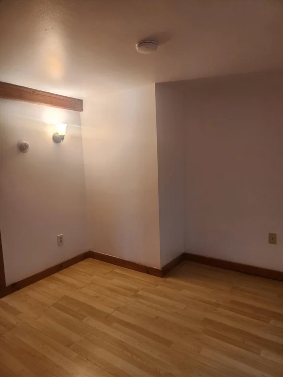 92 Main St, Hopkinton