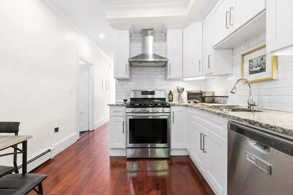 530-532 E Sixth St, South Boston