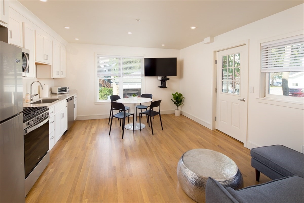 92 Brown St, Waltham