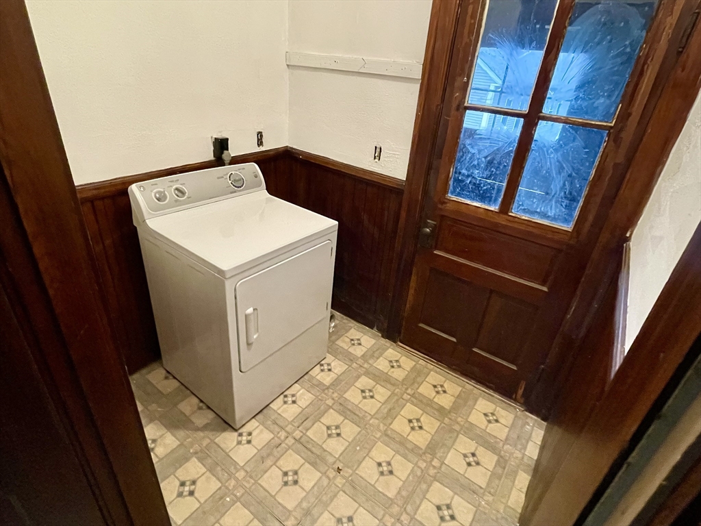 10 Agawam St, Worcester