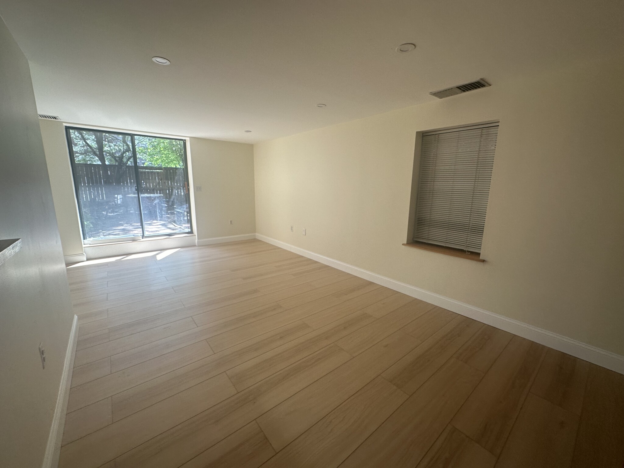 84 Gainsborough St, Fenway