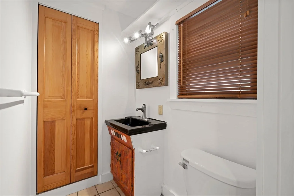 35 Merrimac, Amesbury