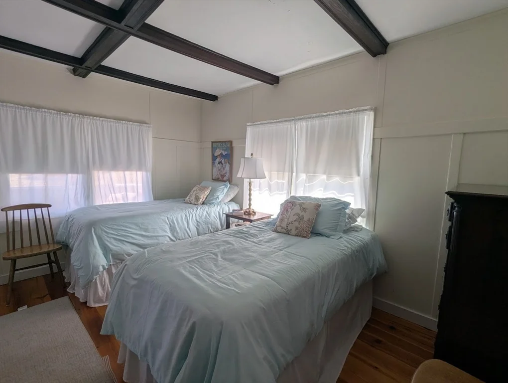 12 Cove Rd, Little Neck