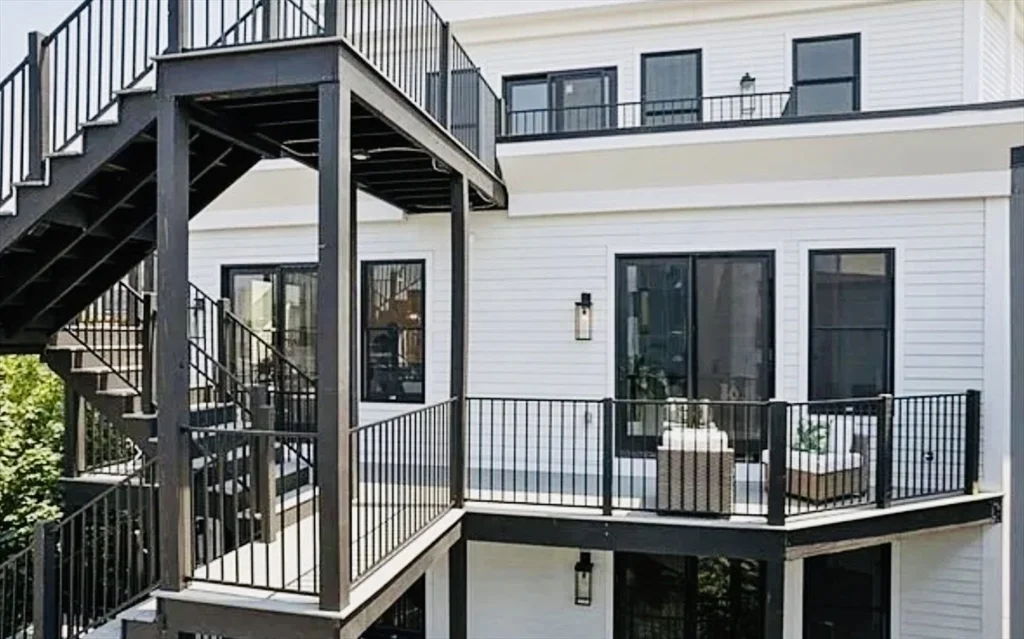 9 Glover Ct, South Boston