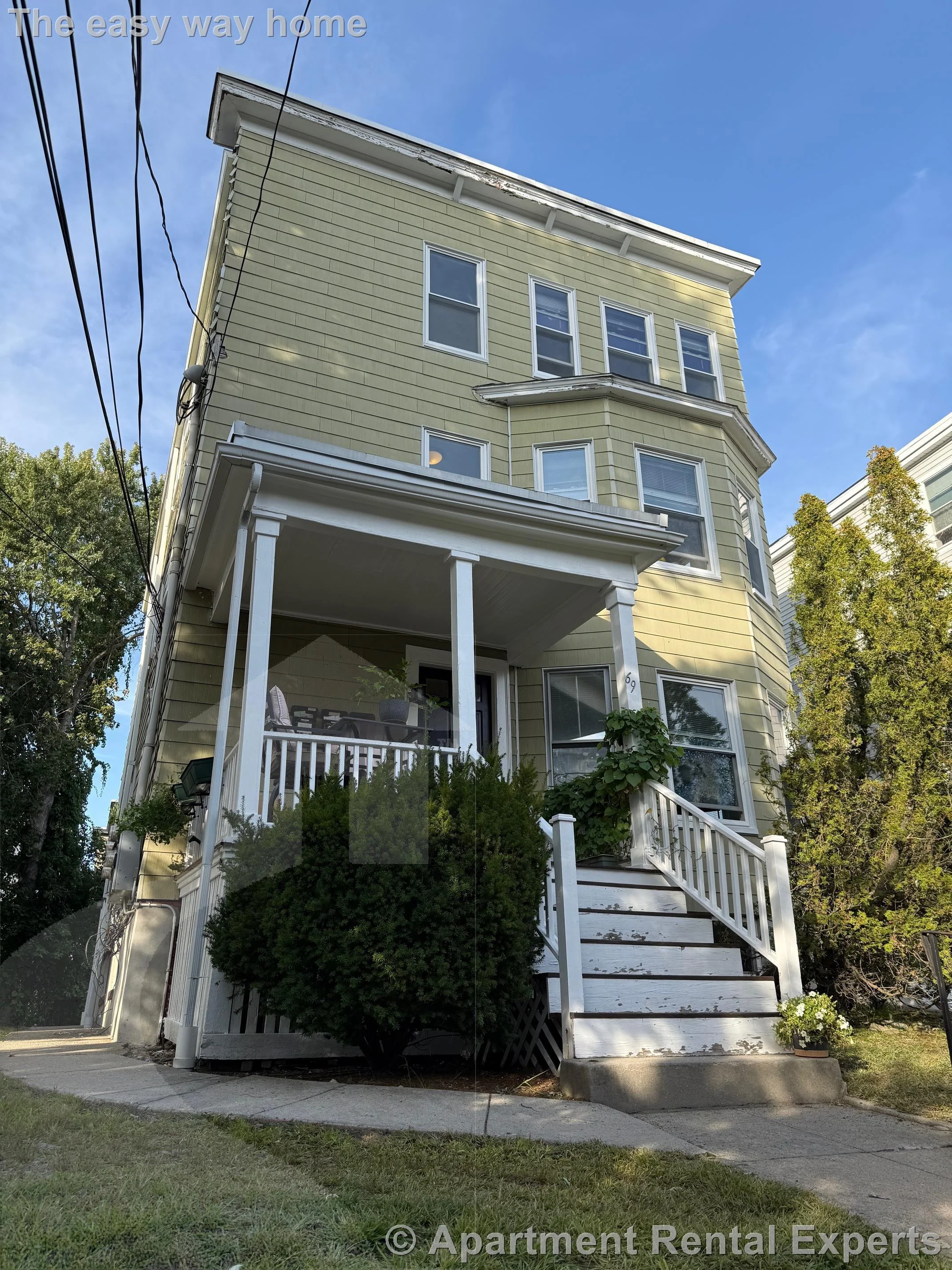 69 Raymond Ave, Tufts