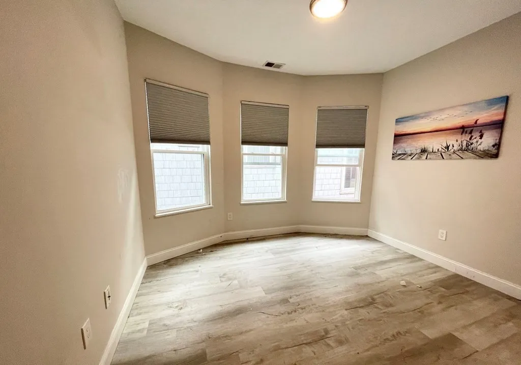 113 Hillside St, Mission Hill