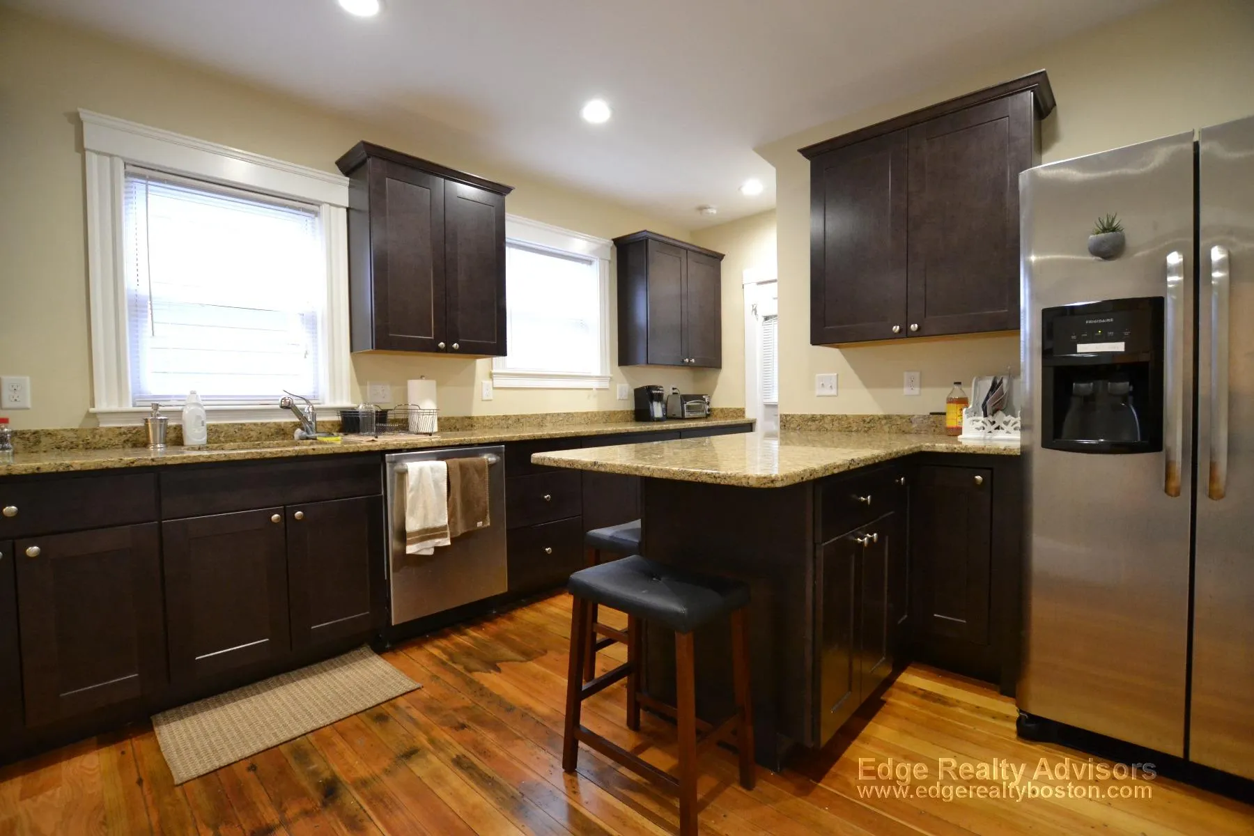 40 Atkins St, Oak Square