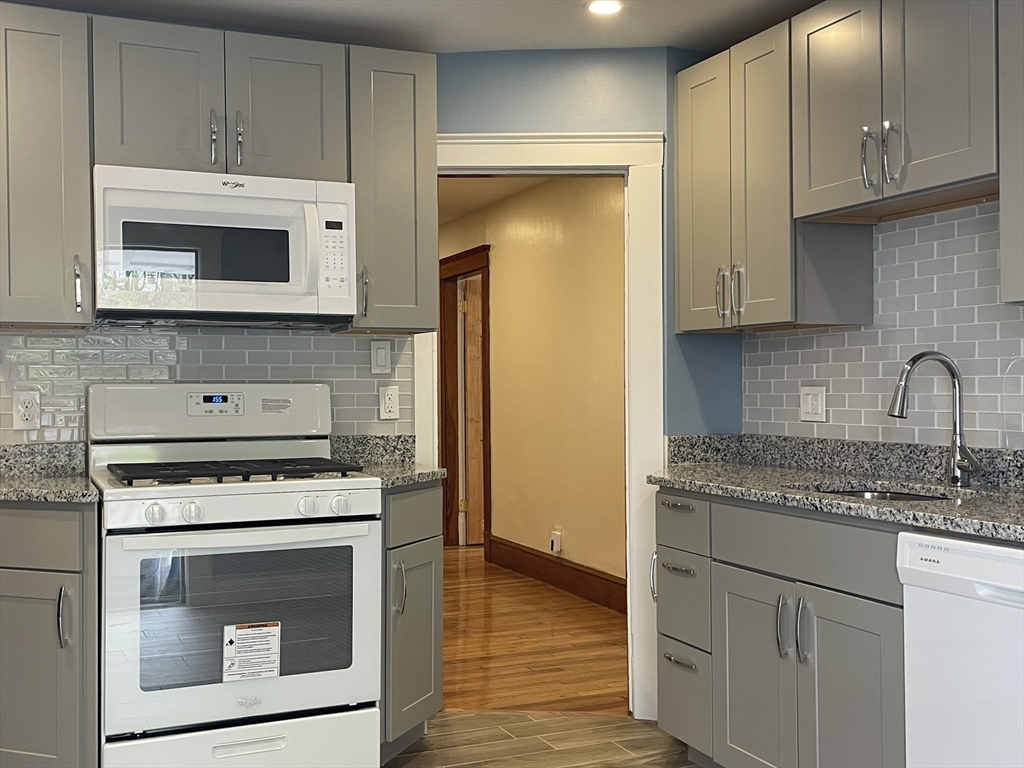 23 Lothrop Ave, Milton