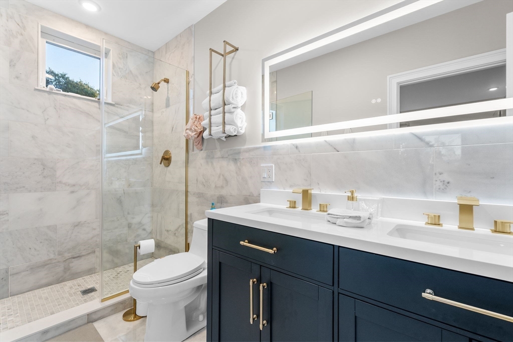 35 Somerset Ave, Winthrop